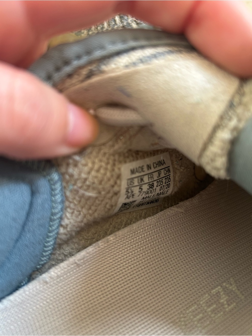 Adidas Yeezy Sneakers Men’s 5.5 - Picture 3 of 4